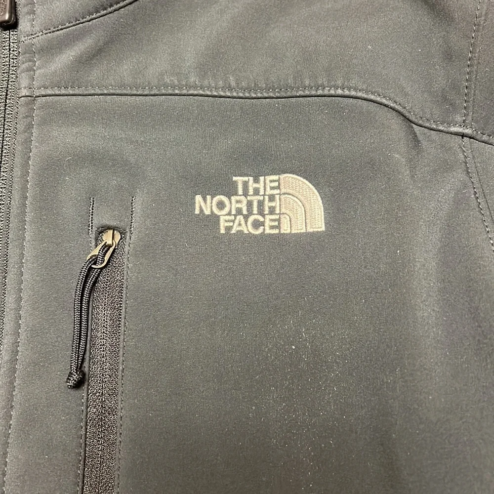 North Face zip up jacket, size‎ medium